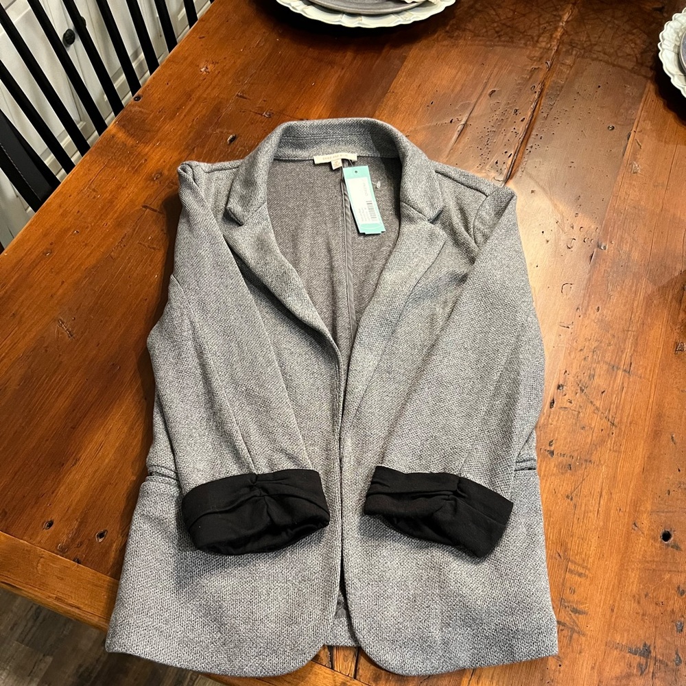 NEVER WORN Skies are Blue Asa Knit Blazer in gray with black accents